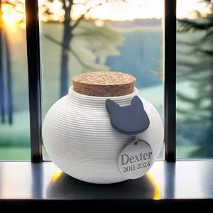 Personalized Minimalist Ceramic Cat Urn - Custom Name Tag, 400 ml Capacity for Ash Preservation, Up to 20lbs, Elegant Pet Memorial Keepsake