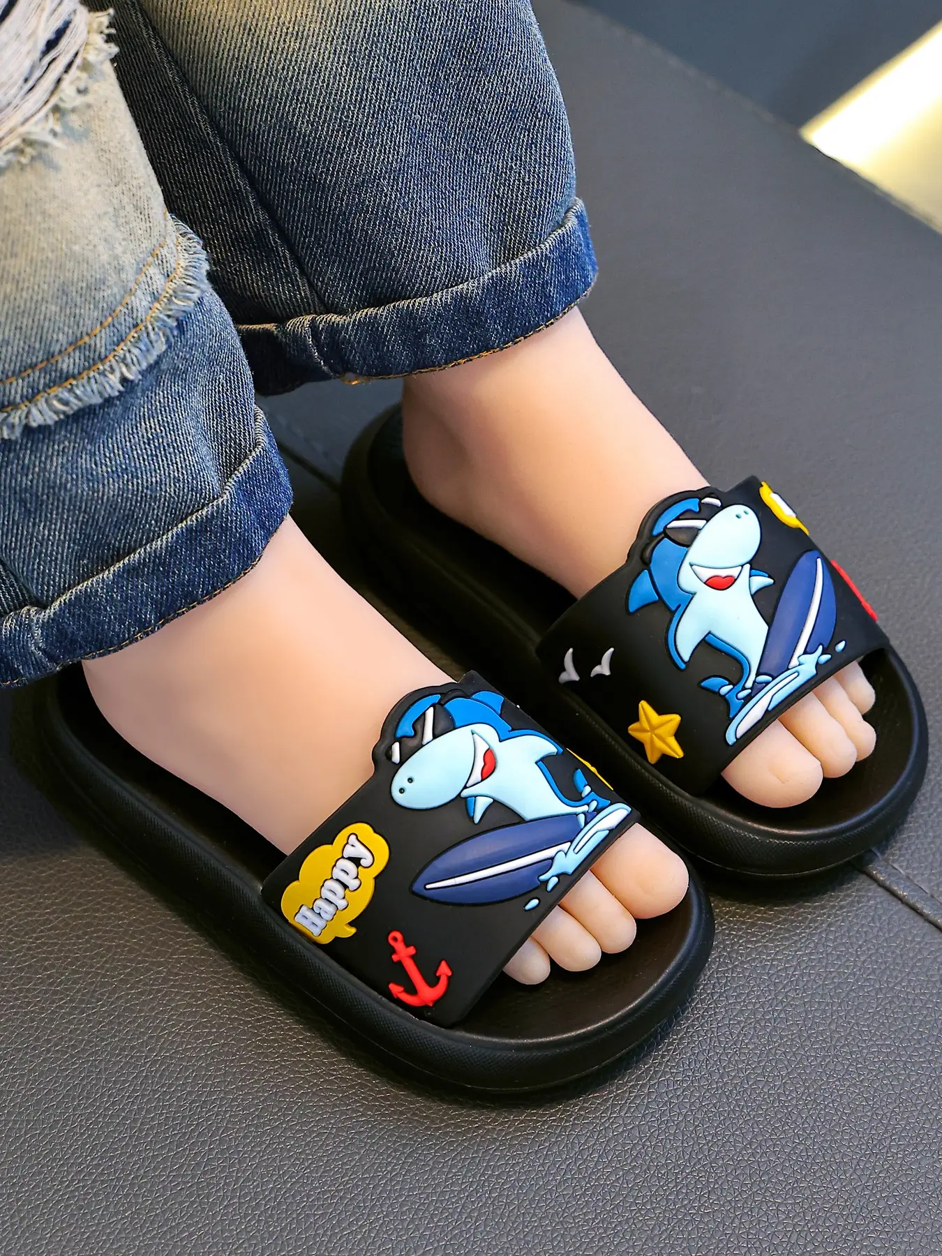 Fashion Cartoon Slippers, Bathroom Slippers for Boys, Slide Slipper, Cute Cartoon Slides, Fun Slippers, Casual Slipper, Cool Shark Pattern Beach Shoes, Cute Floral Design, All Seasons, Fashionable Slippers, Trendy Casual Slippers