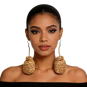 Boho Raffia Statement Earrings – Handmade Woven Raffia Drop Earrings – Lightweight Summer Beach Jewelry – Natural Fiber Fashion Earrings