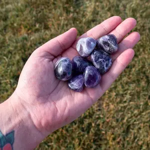 Down To Earth Amethyst Tumbled Crystal - 0.75"-1.25" Polished Purple Stones for Meditation & Office Use - Power Protection & Balance - Boosts Brain Functionality & Calms Anger