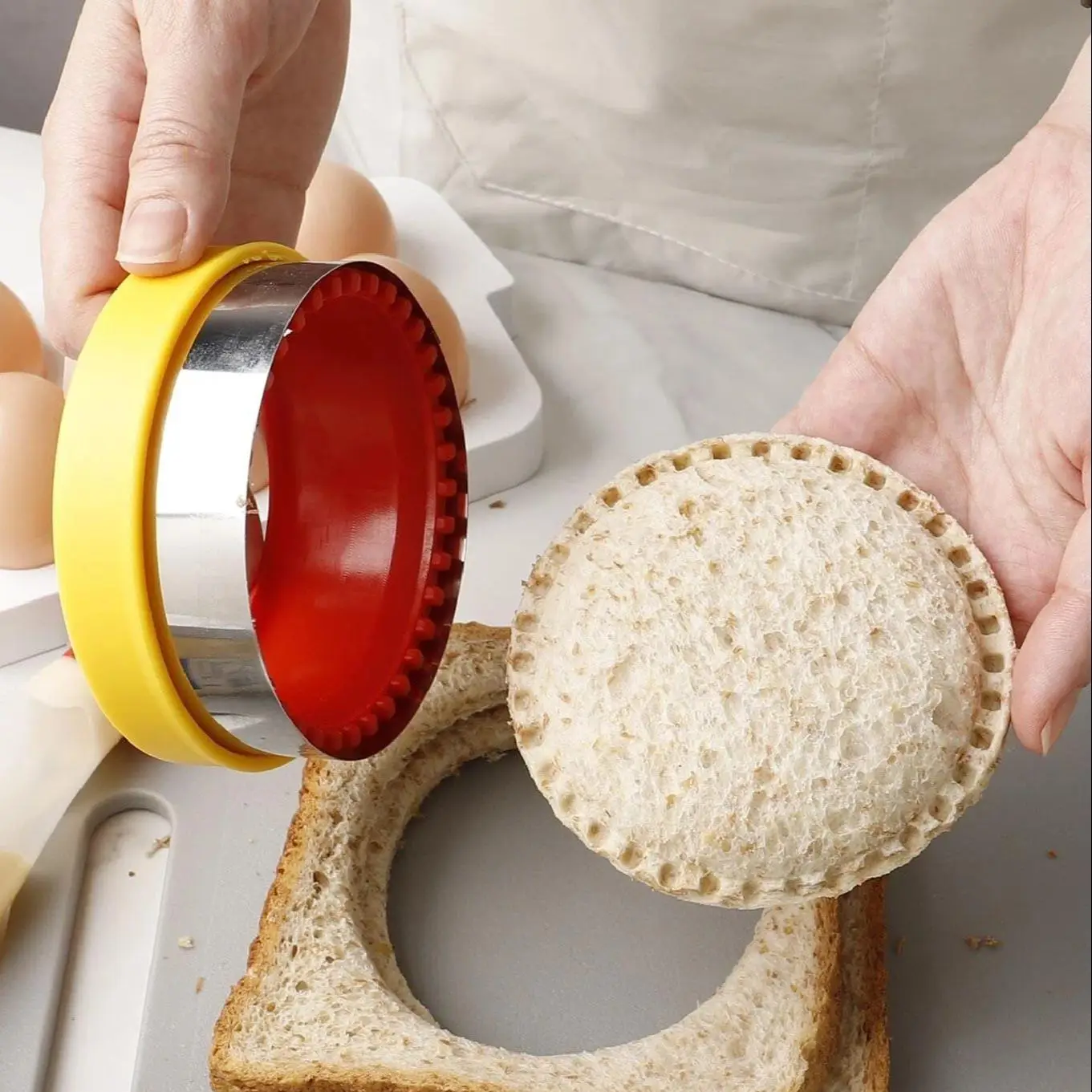 Stainless Steel Round Sandwich Cutter, 1 Count Handheld Bread Toast Cutter, Practical Kitchen Baking Tools, Kitchen Accessories