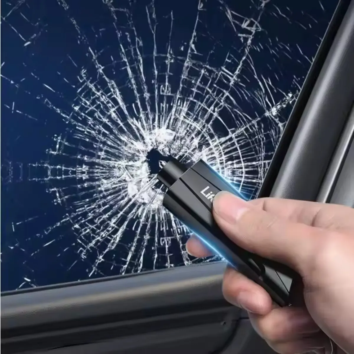 Portable Car Window Breaker and Seatbelt Cutter 2 in 1 Emergency Escape Tool Keychain Life Hammer Safety Rescue Kit for Vehicle Truck Auto Accidents
