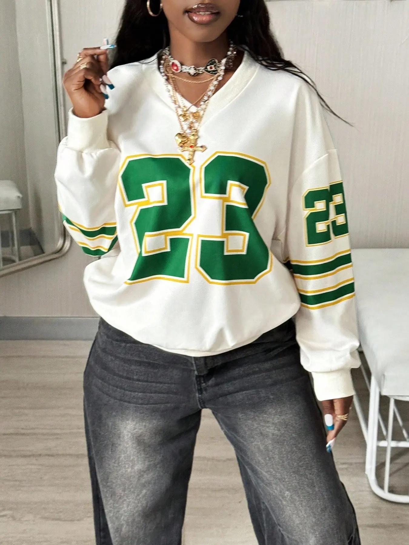 Loose Fit V Neck Printed Sweatshirt, Vintage Street Style Pullover, Casual Pullover Sweatshirts, Y2K Casual Daily Wear, Long Sleeve, All Seasons, Figure Pattern, Streetwear, Womenswear