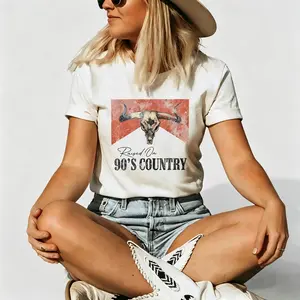 Women's Vintage 90's Country Graphic T-Shirt - "Born to Roam" Bull Skull & Desert Print, Loose Fit Round Neck Short Sleeve, Breathable Casual Top for Spring Summer Fall, Retro T Shirt, Summer Fashion, Relaxed Fit Shirt Womenswear Fitted