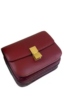 Pre-owned Leather Shoulder Bags CELINE Classic Box Medium Shoulder Bags