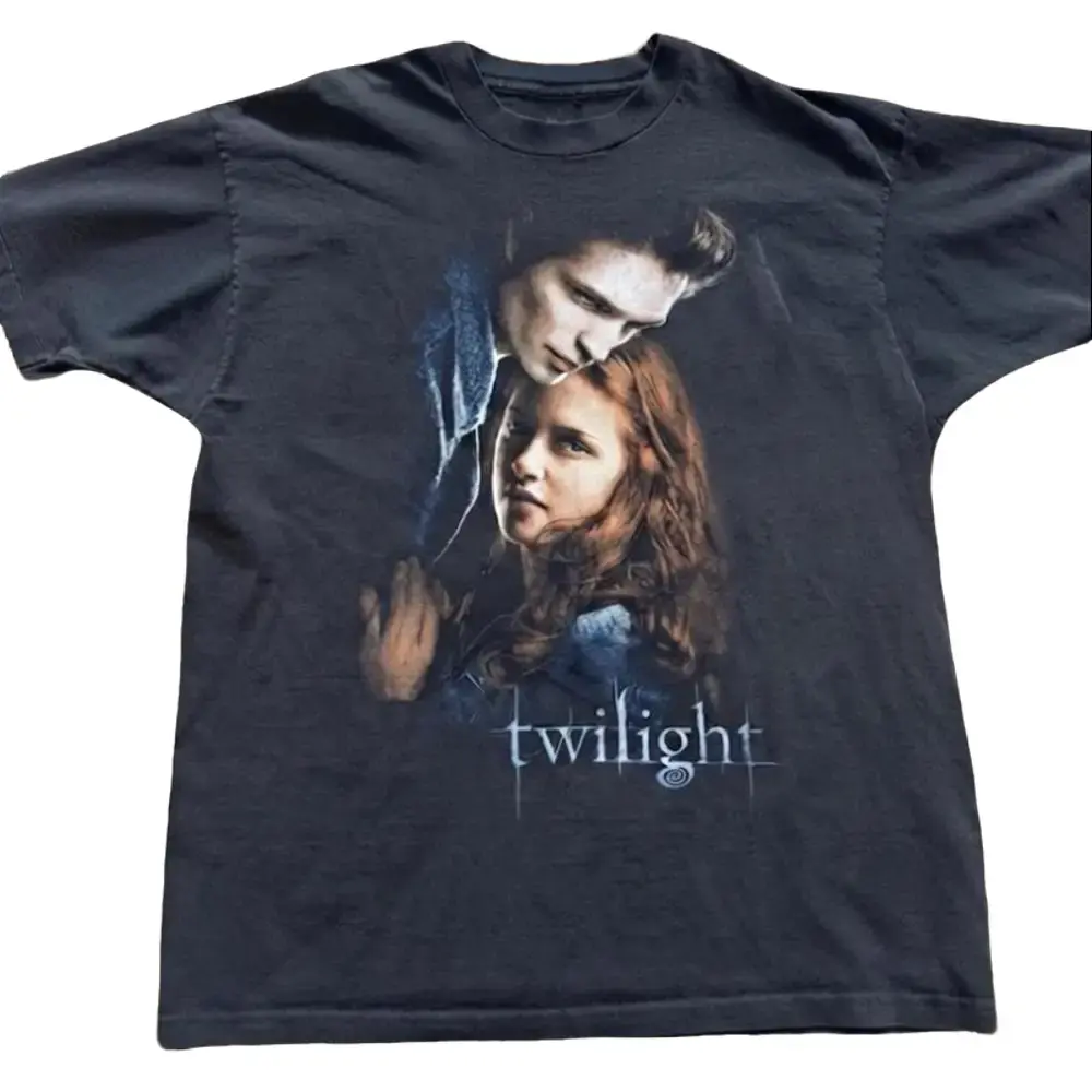 Black Twilight movie T-shirt, Nature Y2k Streetwear Top, 2000s Cute Gift for Mens Clothing & Women's Clothes