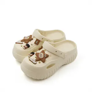 Fashionable women's slippers, paired with cute decorative charms, made of high-quality lightweight EVA material, wear-resistant, anti-slip sole, breathable, comfortable, and easy to wear, suitable for home leisure and outdoor walking.