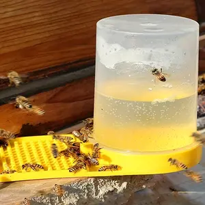 Beekeeping Tools Bee Feeder Waterer Plastic Honey Drinking Tool, Essential Equipment for Beekeepers, Durable and Easy to Use