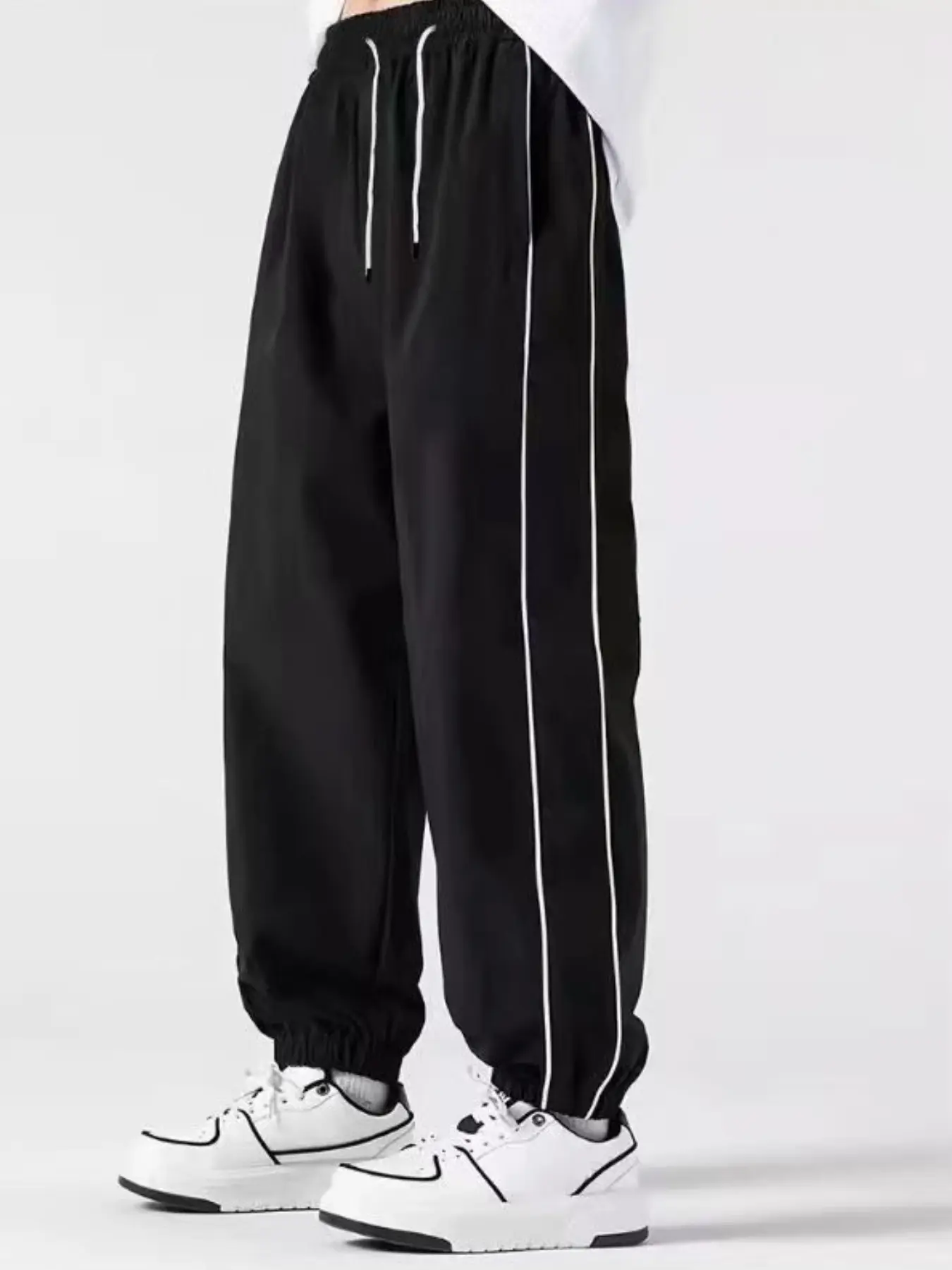 1pc Black Side Stripe Track Pants Retro Sporty Style Elastic Cuffs Drawstring Waist Loose Fit Breathable Fabric Joggers For Men Teens Daily Wear Gym Street