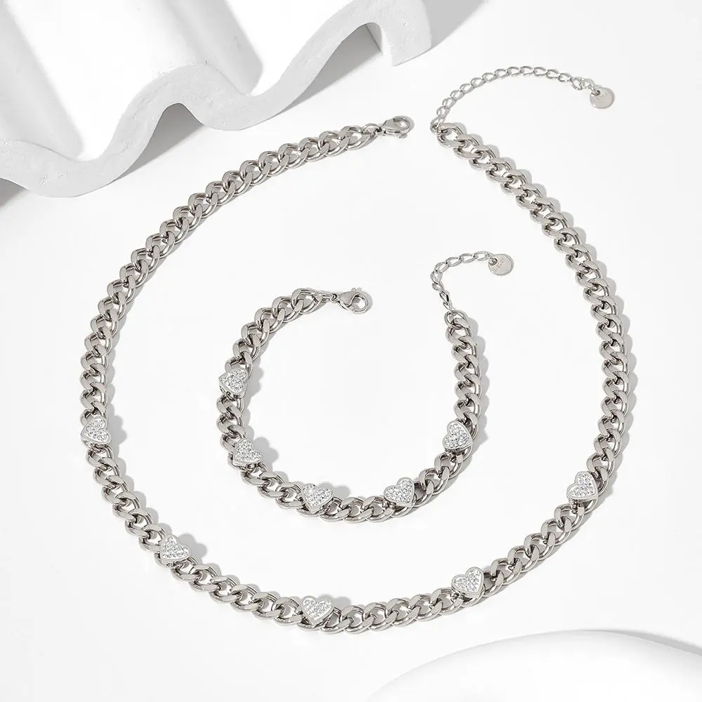 *LEXI BLANC NECKLACE