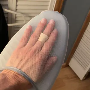 LMMAKE Professional Steamer Ironing Glove Heat-Resistant Waterproof Protective Mitt with Secure Finger Loop for Safe Garment Steaming & Wrinkle Removal Without Ironing Board Ideal for Travel Quick Touch-Ups & Small Living Spaces