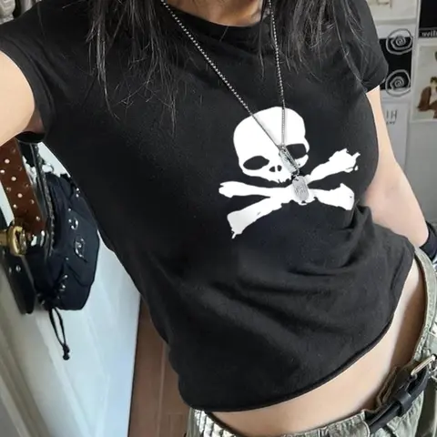 Women's Skull Print Round Neck Crop Tee, Y2K Trendy Casual Chic Streetwear Short Sleeve T-shirt for Daily Wear, Ladies Clothes for All Seasons, Tops