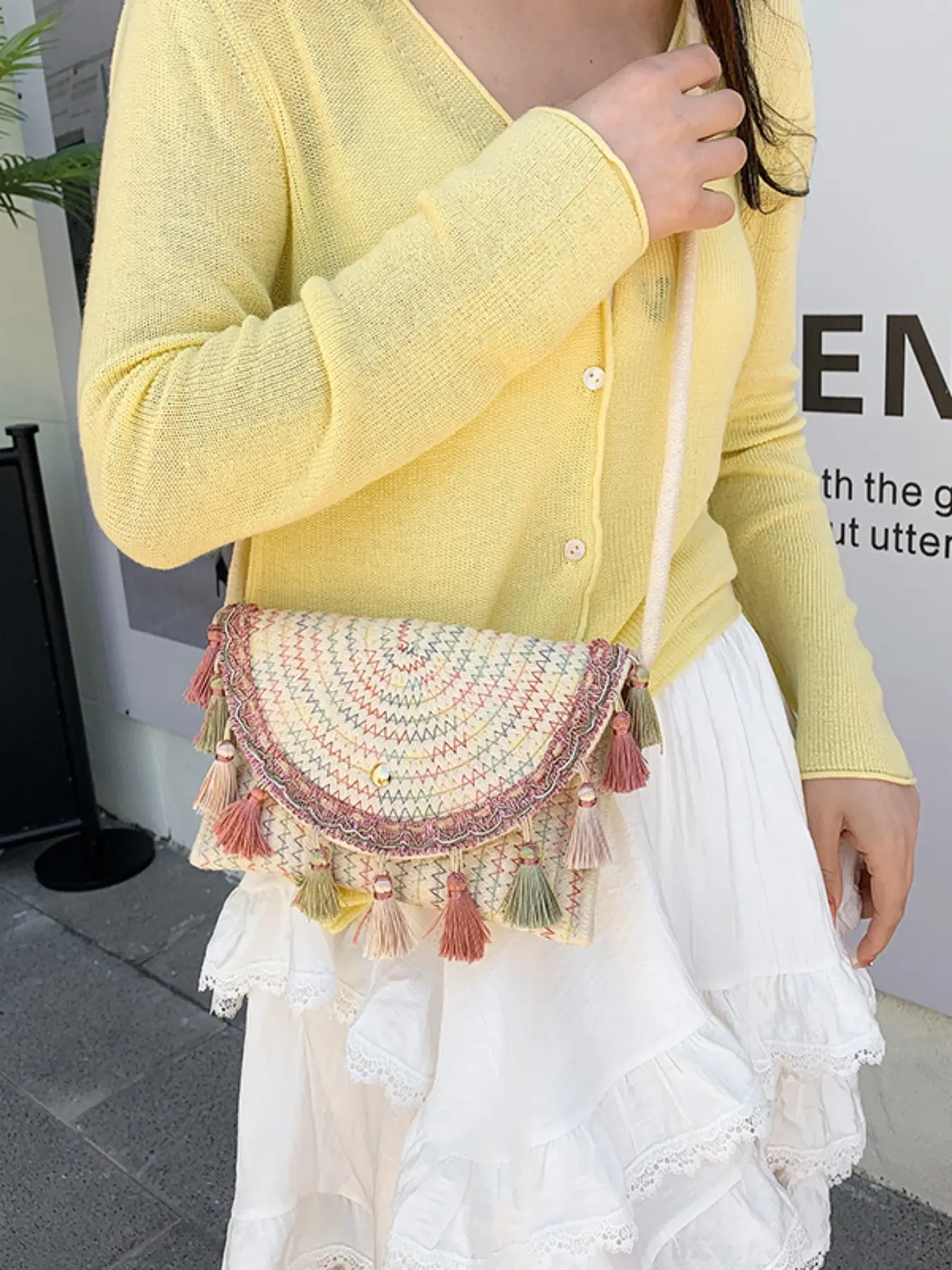 Women's Ethnic Style Square Tassel Bag, Tassel Accents, Handwoven Crossbody Shoulder Bag, Handwoven Purses, Casual Beach Vacation Bag, Daily Use