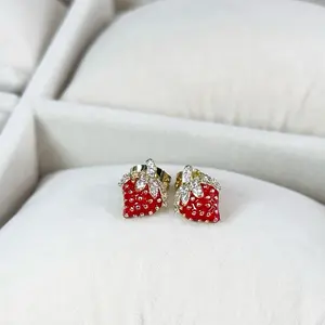 Strawberry style stud Earrings Gold Plated TT8