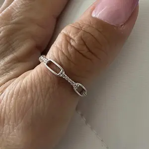 EOM Moissanite Hip Hop Unisex Chained Ring Copper Ring Jewelry Perfect Birthday Engagement Wedding Anniversary Gift for Men Women