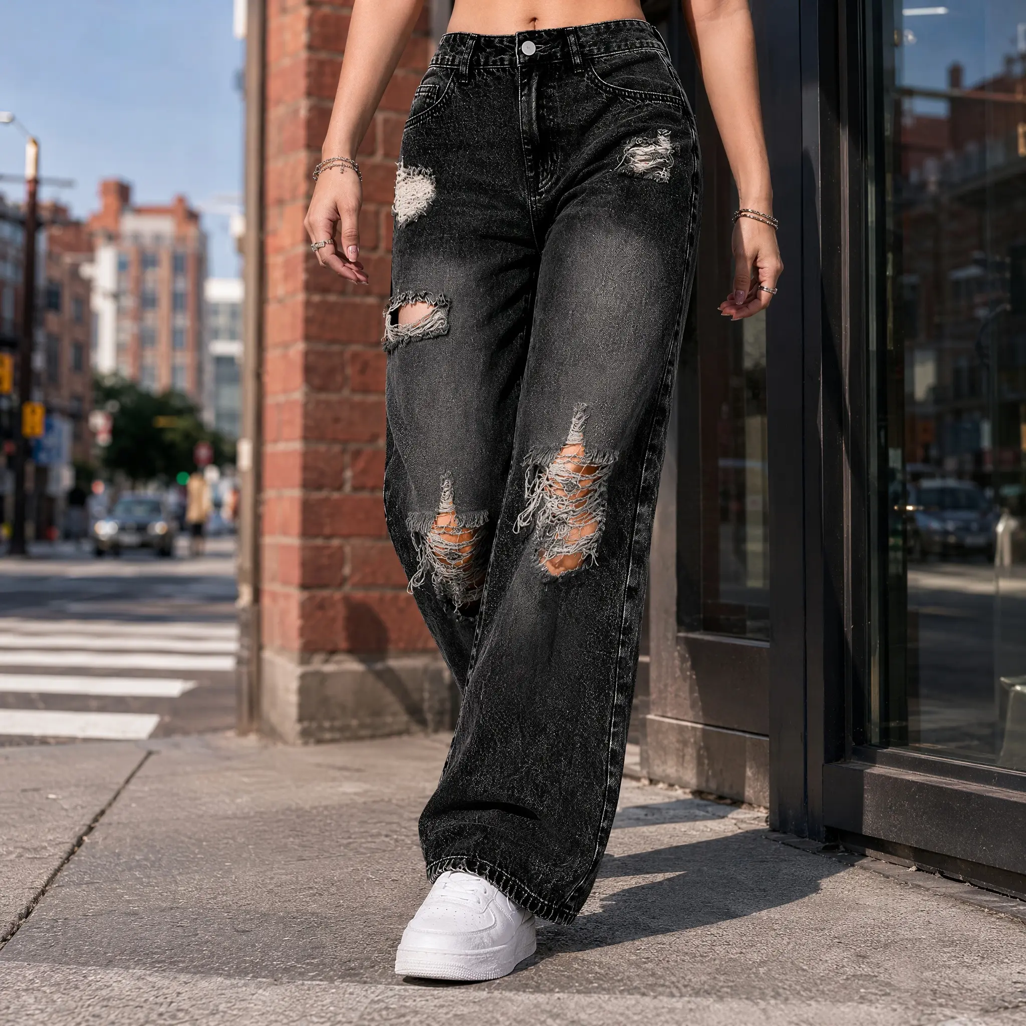 Womens High Waisted Black Bootcut Jeans, Stretch Denim Flare Pants with Ripped Detail and Pockets, Slim Fit Butt Lifting Jeans for Streetwear, Going Out and Everyday Outfits