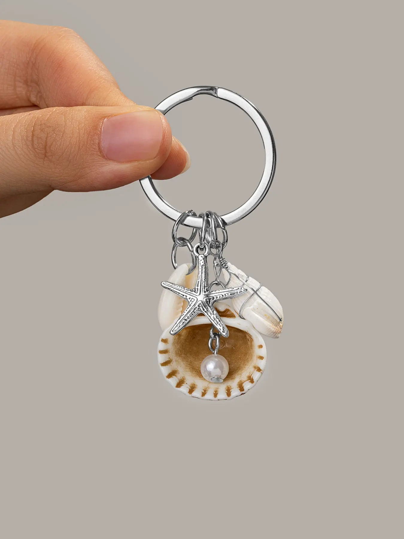 Starfish Keychain Shell Keyring, Cute Oceanic Design Accessory, Perfect Gift for Beach Lovers & Marine Enthusiasts, Keychain Pendant