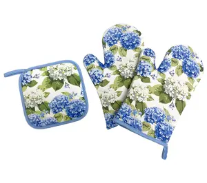 Temp-tations Set of (2) Oven Mitts and Trivet Set