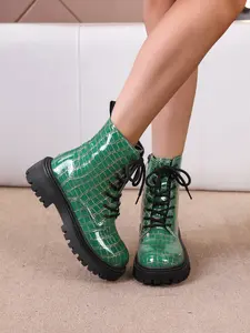 2026 New Painted Crocodile Pattern Thick Sole Boots, High Saturation Colors, Strap, Sweet Cool Commute Streetwear Boots