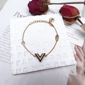 Pre-owned Louis Vuitton Essential V Perle Gold Tone Black&Gold Bracelet T10319318