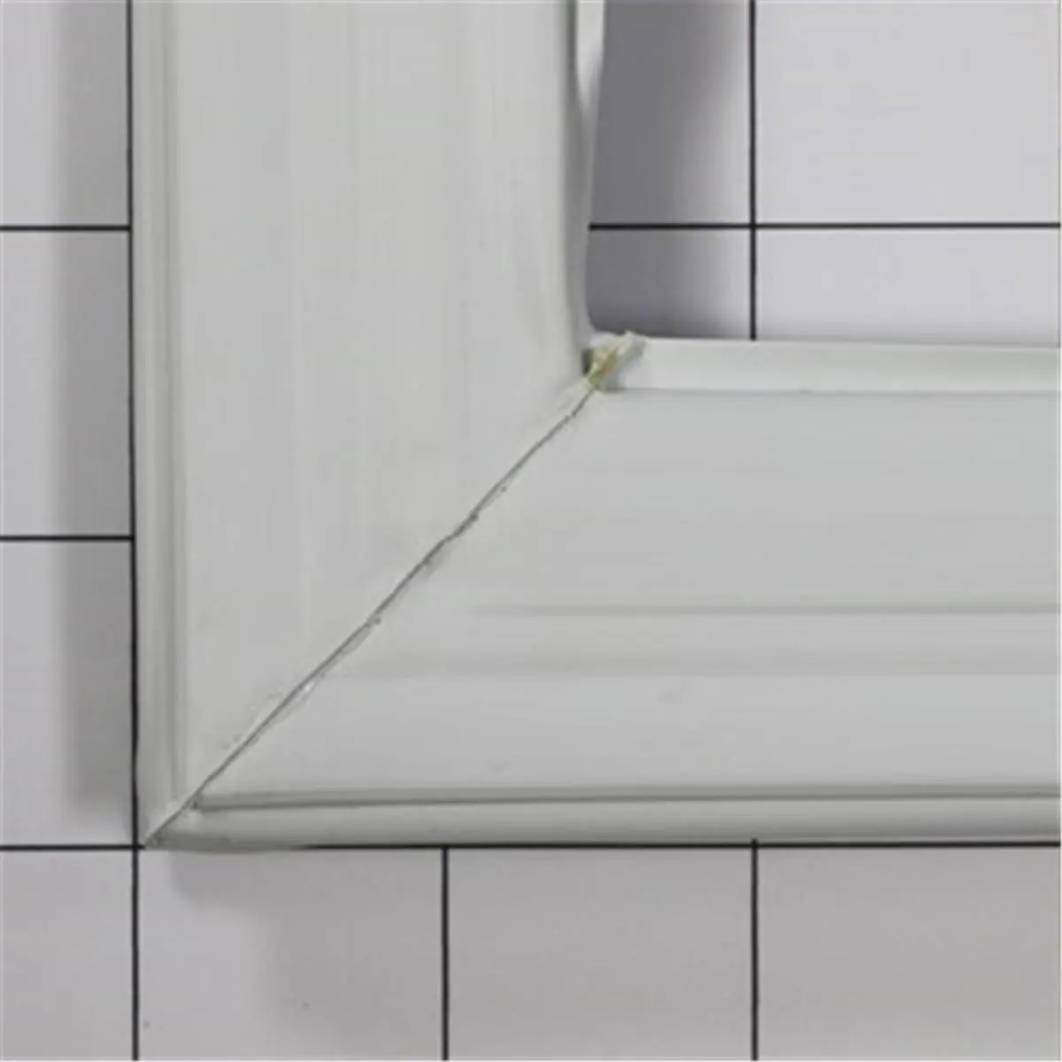 WCI White Refrigerator Door Gasket - Top Quality Construction, Total Compatibility with Appliances, Fits FFHT1831QP0, FFHT1826LQB, CRT182HNW4 Refrigerators, Prevents Leaks, Ensures Safe Food Storage, Enhances Appliances