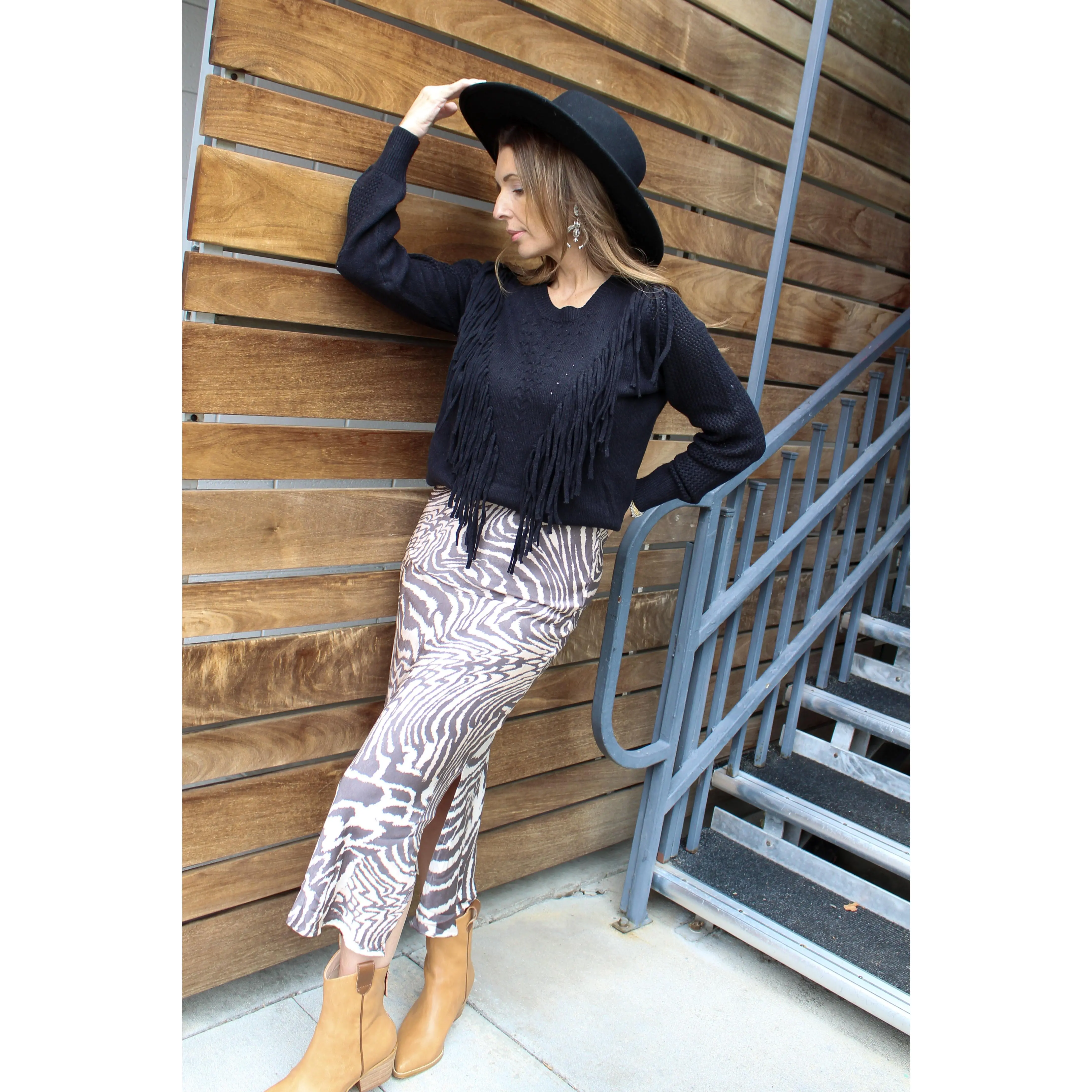 MAKE YOUR OWN WAY TASSEL SWEATER