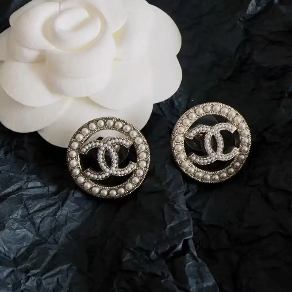 Pre-owned Chanel Pearl CC Round Earrings 2019