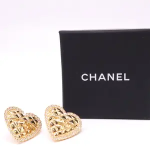 Pre-owned CC Heart Stud Earrings Metal Twins LDJ4545