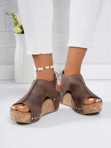 Vintage Thick Sole Rubber Wedge Fish Mouth Sandals, Soft Comfortable Bottom, Metal Rivet Decoration, Retro Style Footwear for Women, Comfy Sandals, Casual Summer Sandals