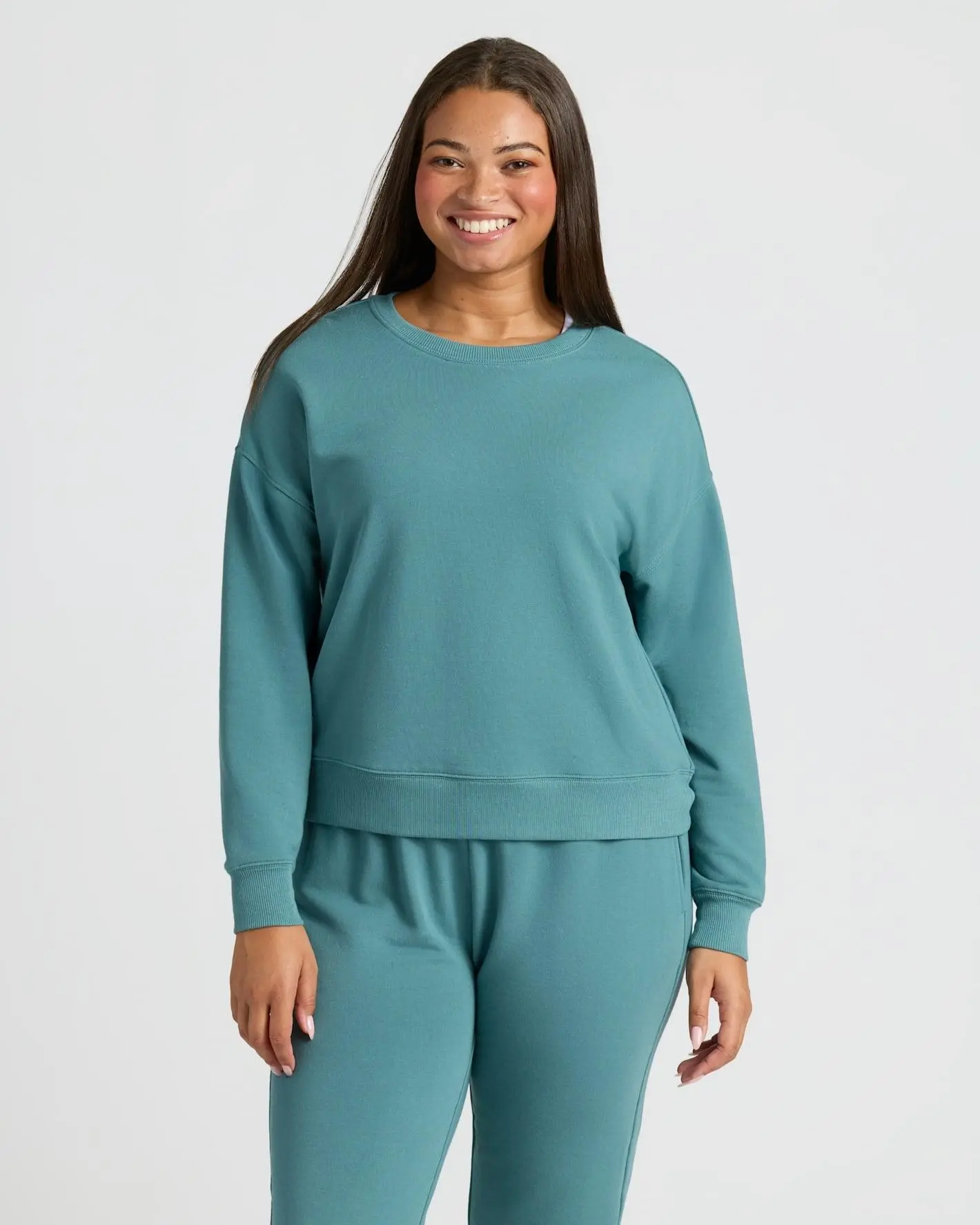 True Classic Women’s Slouch Pullover Crew – Soft Fleece Sweatshirt for Everyday Comfort, Casual Wear, Lounge-to-Street Style, or Women’s Cozy Wardrobe Essentials