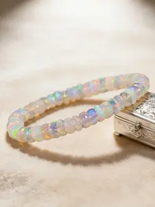 A stylish disc-shaped iridescent opal bracelet, Fashion Bracelets, suitable for daily wear, vacation dates, and other occasions, and also a delightful and exquisite small gift.