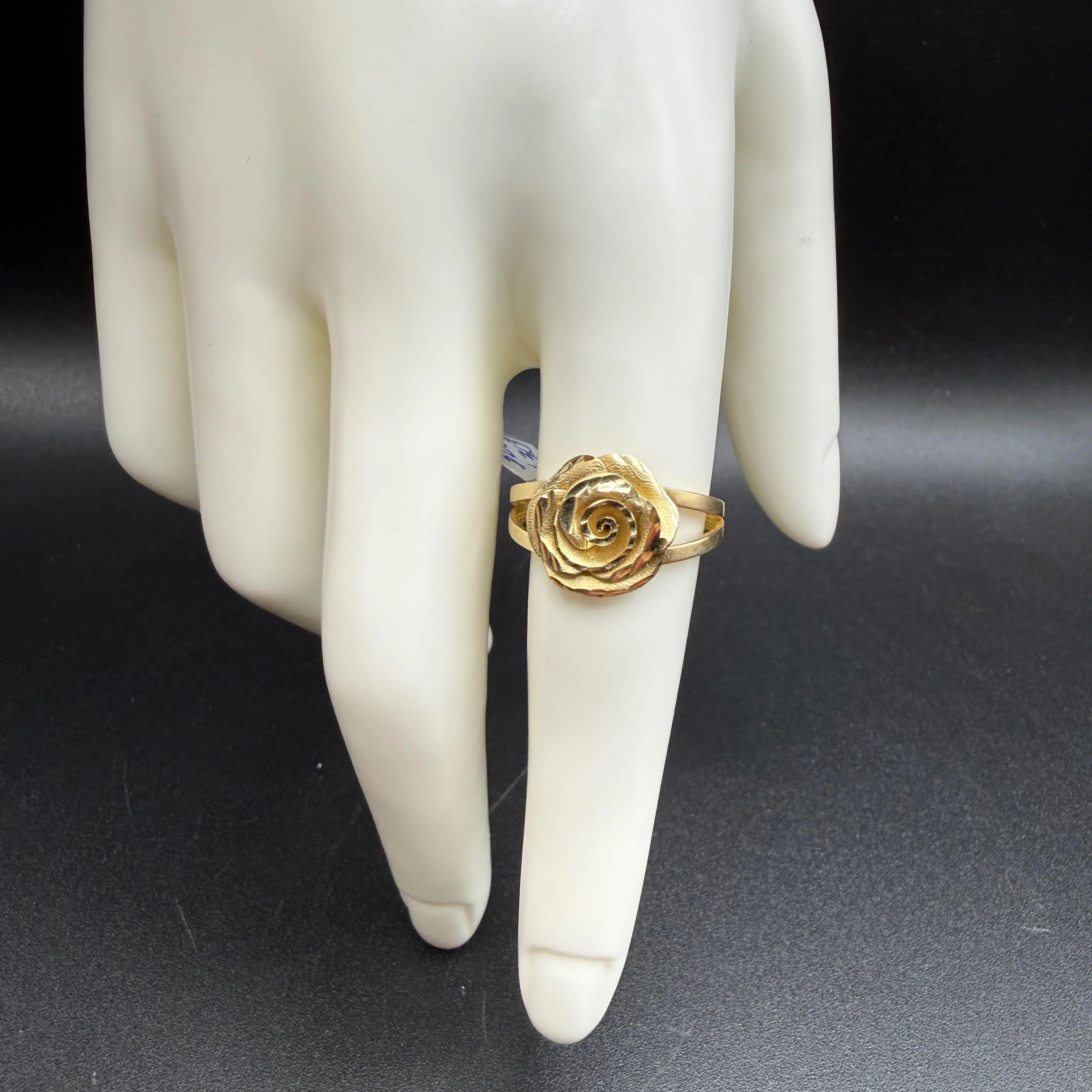 10K Gold Rose Ring, Size 6, Elegant Classic Minimalist Design, Versatile for Everyday Wear or Special Occasions, Fashion Costume Jewelry Accessory