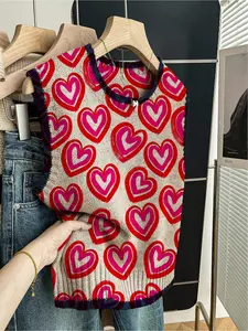 Women's spring/summer loose-fit round-neck sleeveless knitted top, Casual Soft Sleeveless, perfect for casual vibes, features contrast dark blue trim and pink heart Valentine's print, ideal for outdoor wear