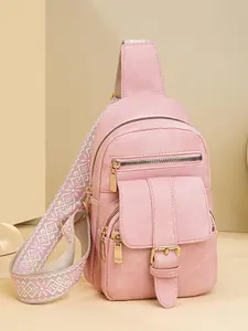 Retro fashion simple joker shoulder chest bag, niche personality lazy wind classic   literary style   messenger bag, portable fashion lightweight shoulder messenger bag, Fashionable Shoulder Bag, suitable for daily commuting, shopping and travel.