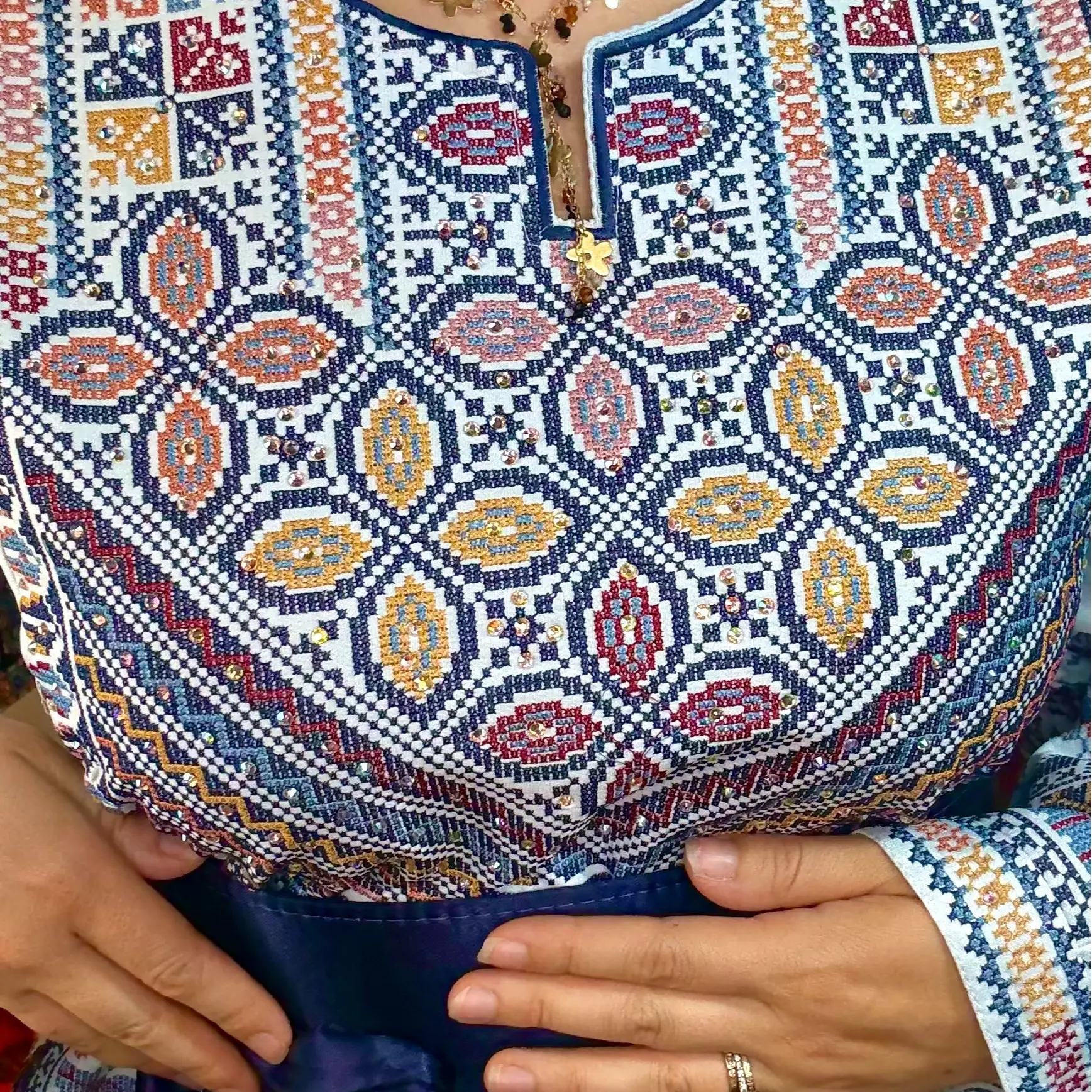Thobe Al-Wardat Blue