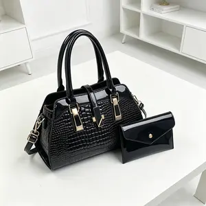 Women's Crocodile Texture Large Capacity Tote Handbag 2026 - Adjustable Strap, Wristlet, Zipper, Mother-Son Matching Design