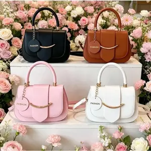 2026 Minimalist Romantic Structured Saddle Shoulder Bag, Minimalist Top Handle Crossbody Purse For Women, Coquette Aesthetic Summer Outfit Handbag, Versatile Everyday Work Bag, Chic Floral Vacation Accessory