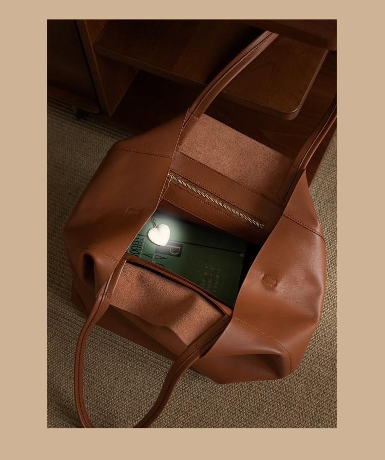 Love Wallet Tote Bag Touch Sensing Light Leather Handbag with Chain Strap for Women Heart-Shaped Illumination Functional & Stylish Accessory Love Wallet Tote Bag Touch Sensing Light Leather Handbag with Chain Strap for Women Heart-Shaped Illumination Functional & Stylish Accessory