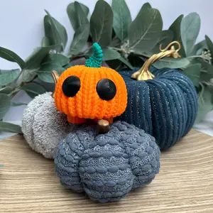 Crochet Pumpkin with Collapsable Feet