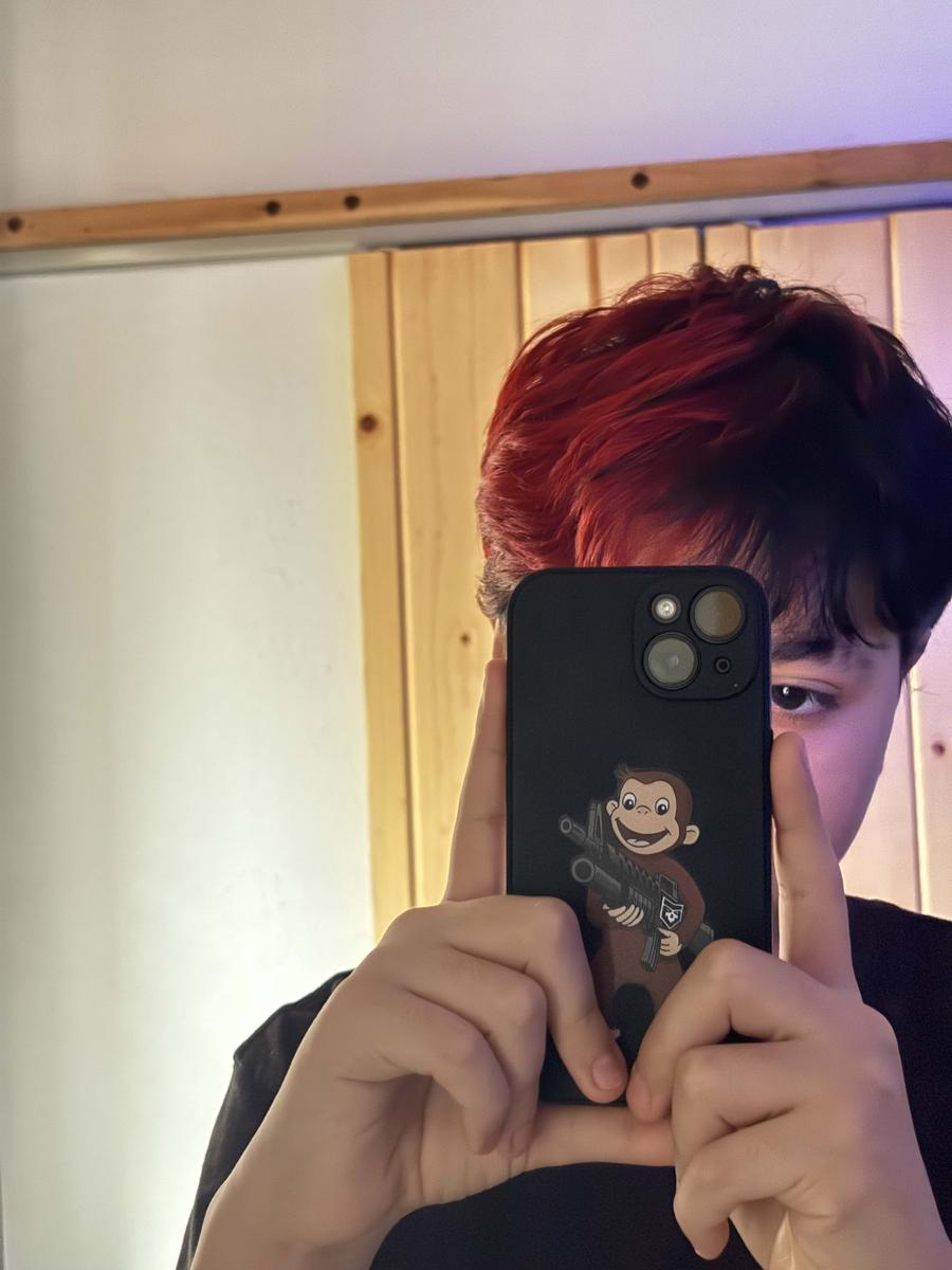 Item: black, iPhone 15