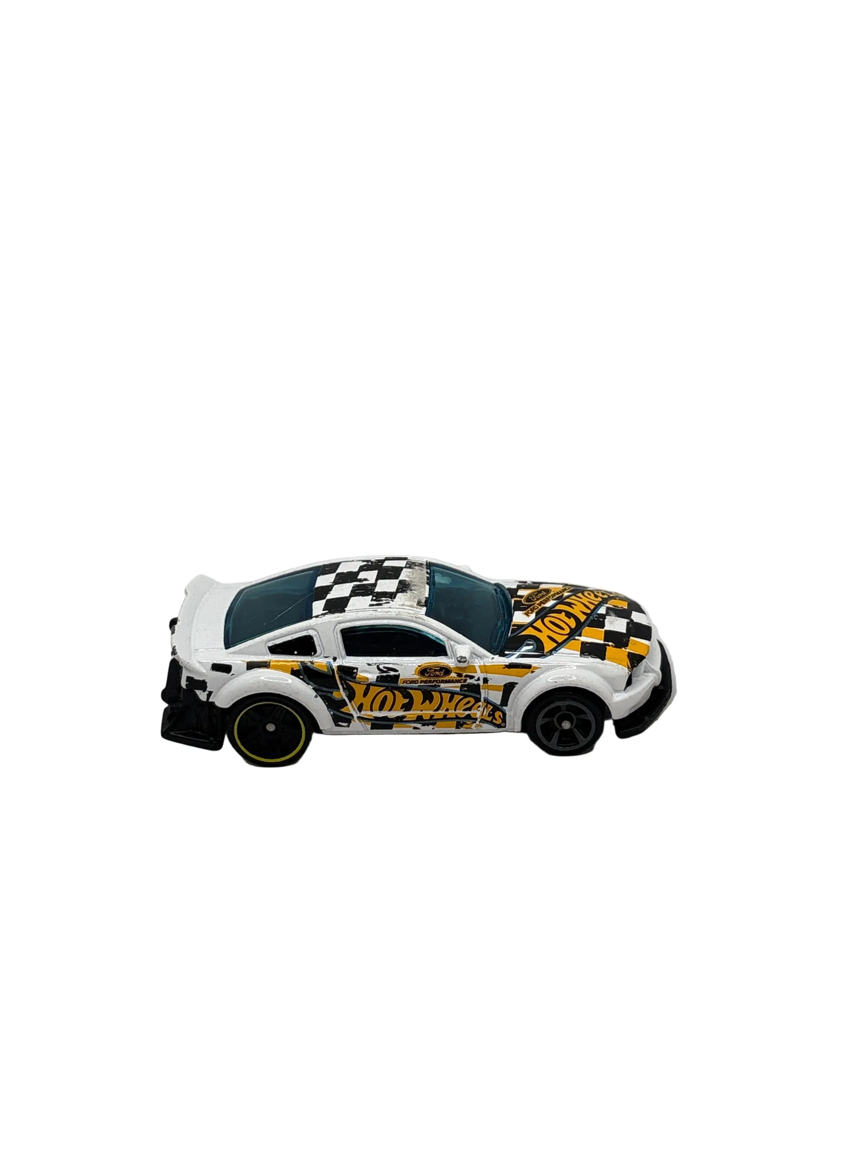 Hot Wheels 2005 Ford Mustang Diecast