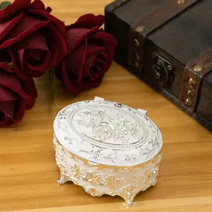 Silver Color Vintage Jewelry Box, Elegant Court Style, Heart Shape Design, Perfect Gift for Valentine's Day & Anniversaries