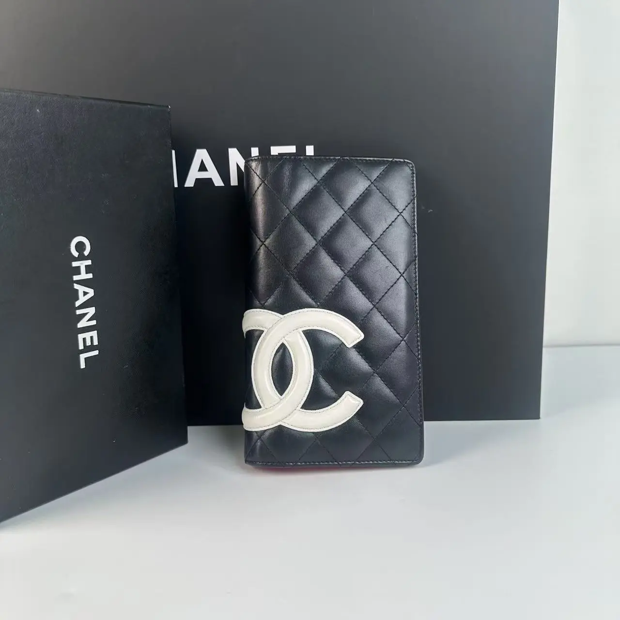 Pre-owned CHANEL Bi Fold Long Wallet Black Quilted Lambskin Large White Embroidered CC Logo