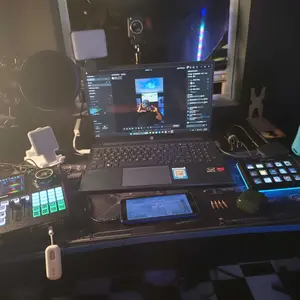 Indoor photography fill light, mini design - wireless technology - portable, adjustable RGB function, 24 movie-level lighting modes, 13400mAh battery with 5-hour long battery life, suitable for outdoor shooting and professional photography.