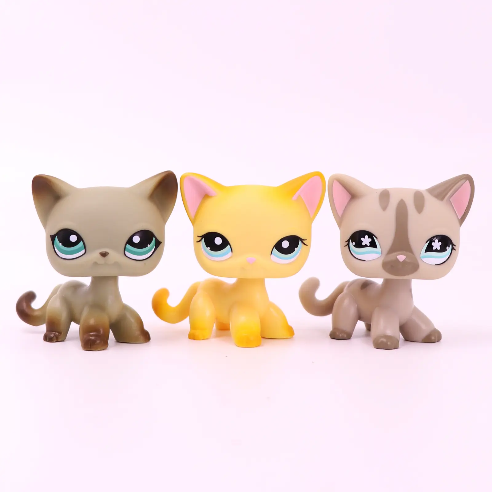 3 Pcs Plastic Cute Cartoon Big-Eye Kitten Figurines - Smooth Shelf Desktop Decor, Kawaii Mini Collectible Toys, Photo Landscape Ornament Gift for Kids & Cat Lovers