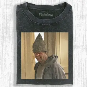 Frank Gallagher Gnome Hat Vintage T-Shirt, Funny Pointy Hat Meme Graphic Tee, Retro Cursed Image Shameless Humor Streetwear Comfort, Drunk Dad Shirt, Party Gift