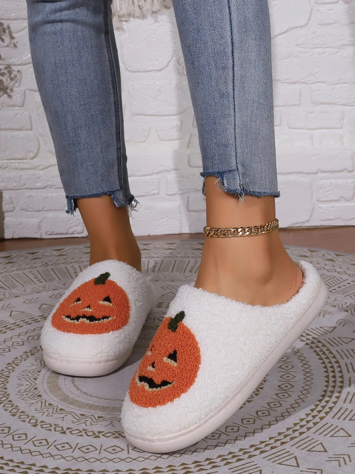 Women's Fashion Slip on Pumpkin Slippers, Funny Fluffy House Slippers, Cute Cartoon Design Fuzzy Home Slippers, Casual Soft and Comfortable Warm Bedro