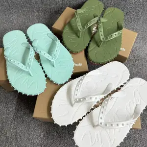 Red studded flip over slippers, men's and women's casual lightweight slippers, summer British fashionable beach flat slippers _ Outdoor sports studded decorative sandals suede sandals