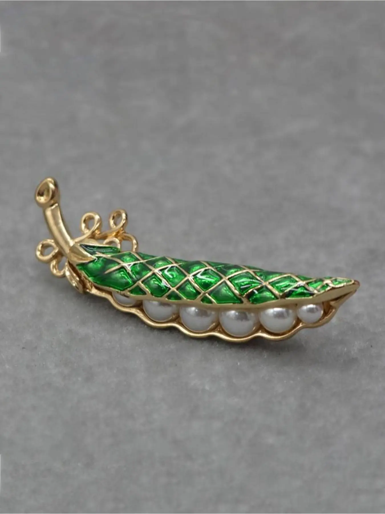 Exquisite, fashionable, elegant pea brooch, ladies' wrist corsage, plant series, elegant clothing, holiday party accessories, Flower Brooch, Floral Brooch, Flower Brooch Pin, Floral Pins
