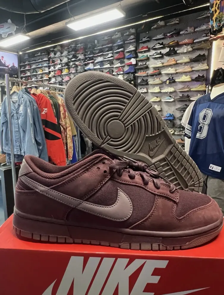Nike Dunk Low Retro Premium Burgundy Crush (TC) Preowned